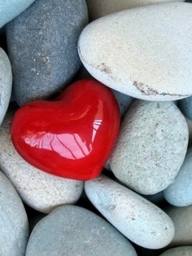Heart pebble