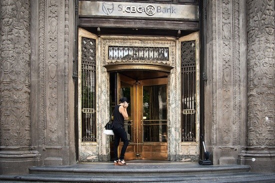 revolving-door-stack-effect-building-science-history